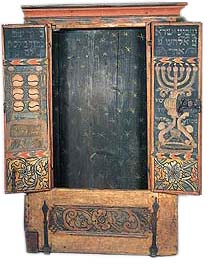 Torah cabinet painted by Eliezer Sussmann, 1738/39